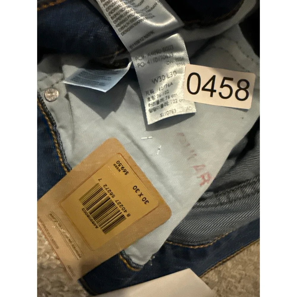 Levis Middy straight Jeans women's 30x30 good grades Blue Denim Medium Wash NWT